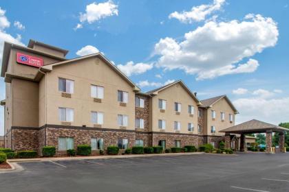 Comfort Suites Danville - image 1