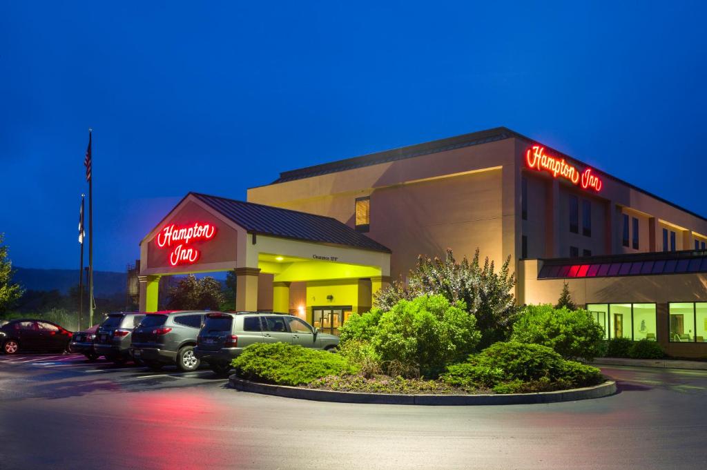 Hampton Inn Danville - main image