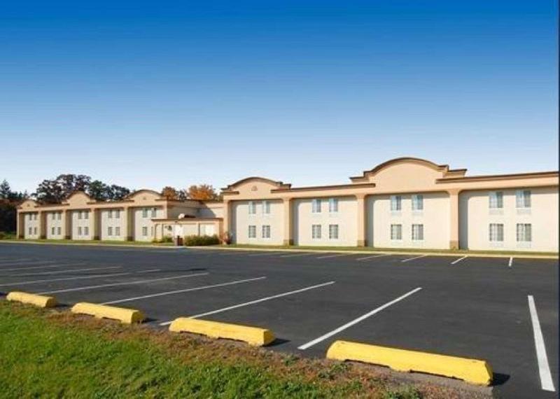 Quality Inn & Suites - main image