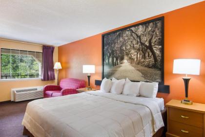 Americas Best Value Inn Darien - image 14