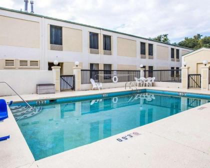 Quality Inn Darien-North Brunswick - image 3