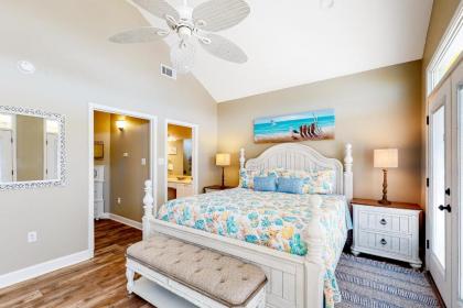 Lazy Daze Beach House - image 13