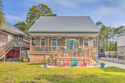 Dauphin Island Home with Paddleboards Steps to Bay! - image 4