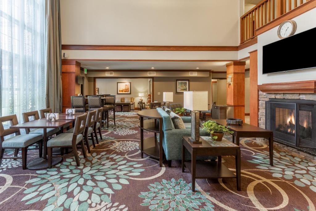 Staybridge Suites Davenport an IHG Hotel - image 4