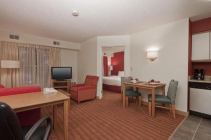 Residence Inn by Marriott Davenport - image 13