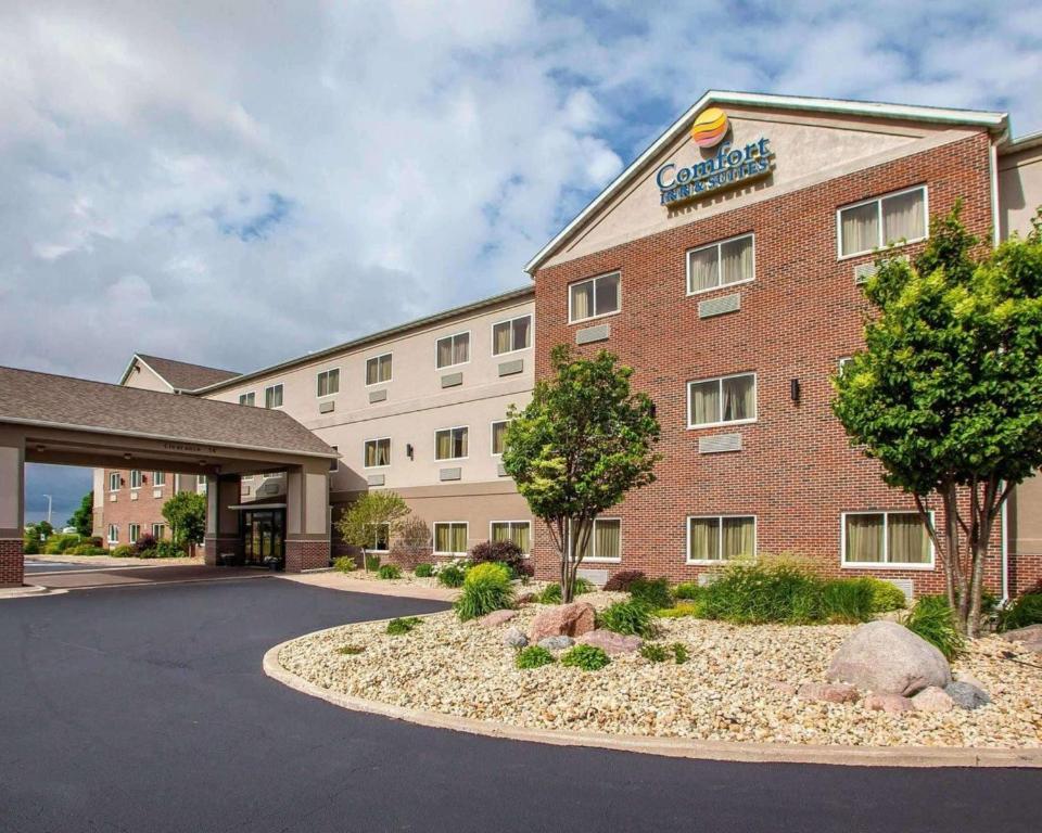 Comfort Inn & Suites Davenport - Quad Cities - main image