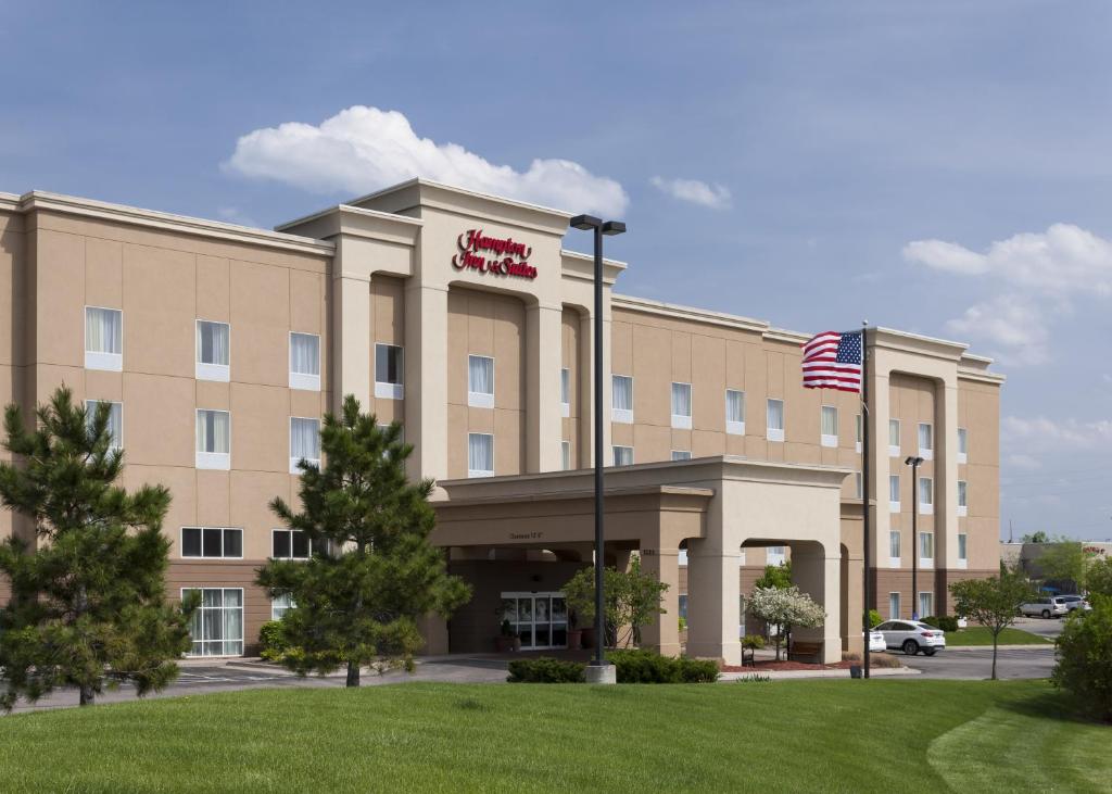 Hampton Inn & Suites Davenport - main image