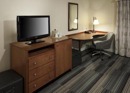 Hampton Inn & Suites Davenport - image 11