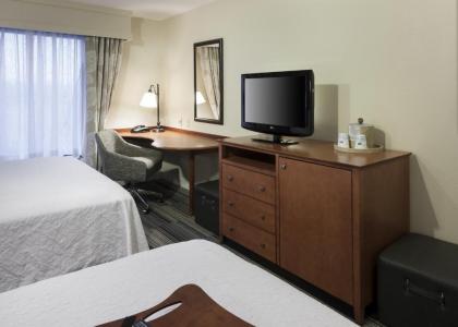 Hampton Inn & Suites Davenport - image 5