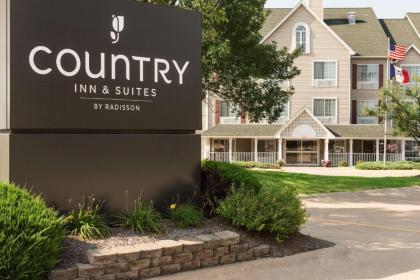 Country Inn & Suites by Radisson Davenport IA - image 12