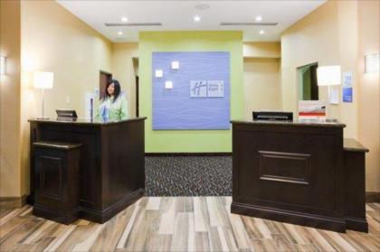 Holiday Inn Express & Suites Davenport North - image 3