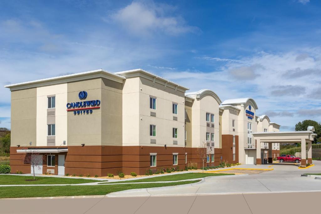 Candlewood Suites - Davenport an IHG Hotel - main image