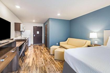 WoodSpring Suites Davenport Quad Cities - image 10