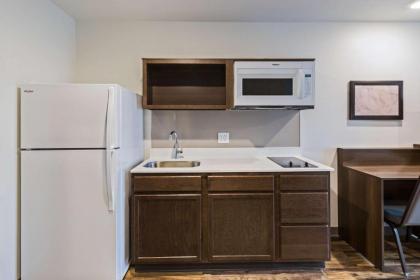 WoodSpring Suites Davenport Quad Cities - image 14