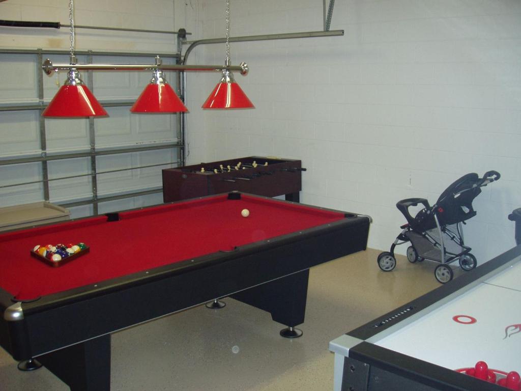 Your perfect family holiday! Private pool Games Room 12 Mins to Disney - image 4