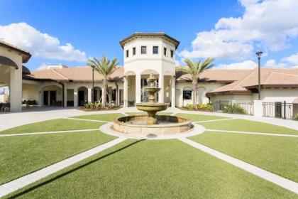 Unique Elegant Vacation Homes Side By Side 7 Miles From The Magic of Disney World - image 5