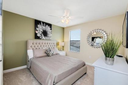 Beautifully decorated 6 beds at Champions Gate - image 4