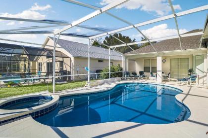 Grand Deluxe 4BD Pool Home near Disney  Universal Davenport Florida