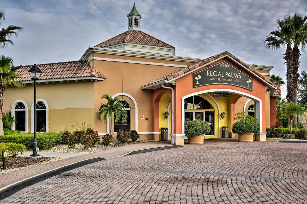 Regal Palms Resort Townhome - 9 Mi to Disney! - image 5