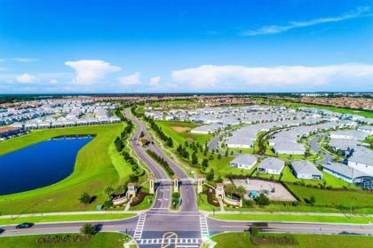 NEW BETHEL Orlando Villa With Pvt Pool Jacuzzi Game Room and close to Disney - image 10