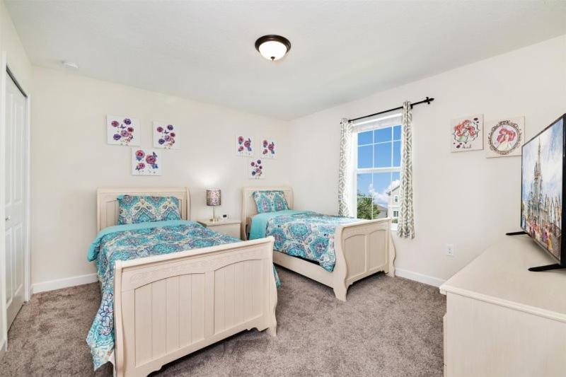 NEW BETHEL Orlando Villa With Pvt Pool Jacuzzi Game Room and close to Disney - image 3