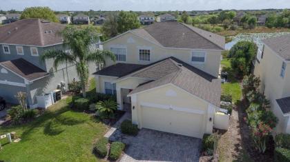 Balmoral Breeze  Lake View Family Villa with Private Pool  Game Room Davenport