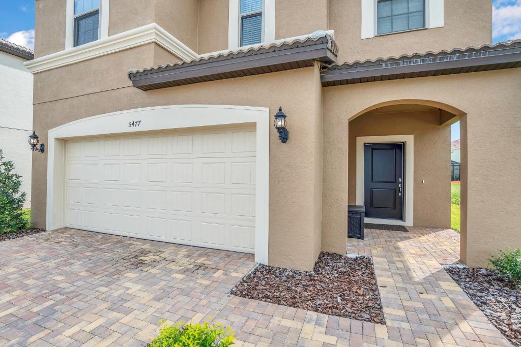 Lush Home with Harry Potter Room & Big Pool Area - CDC Standards 7ST477 - image 4