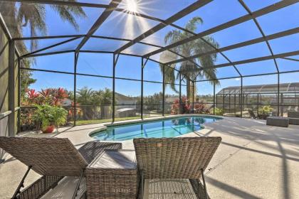 Charming Villa with Pool 11 Mi to Disney World