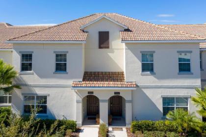 Stunning 4 Bedroom w/ Screened Pool Close to Disney 1568 - image 3