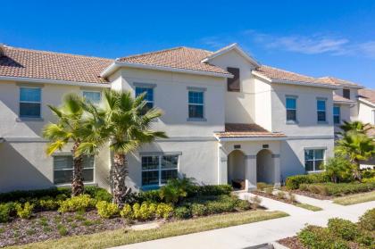 Stunning 4 Bedroom w/ Screened Pool Close to Disney 1568 - image 5