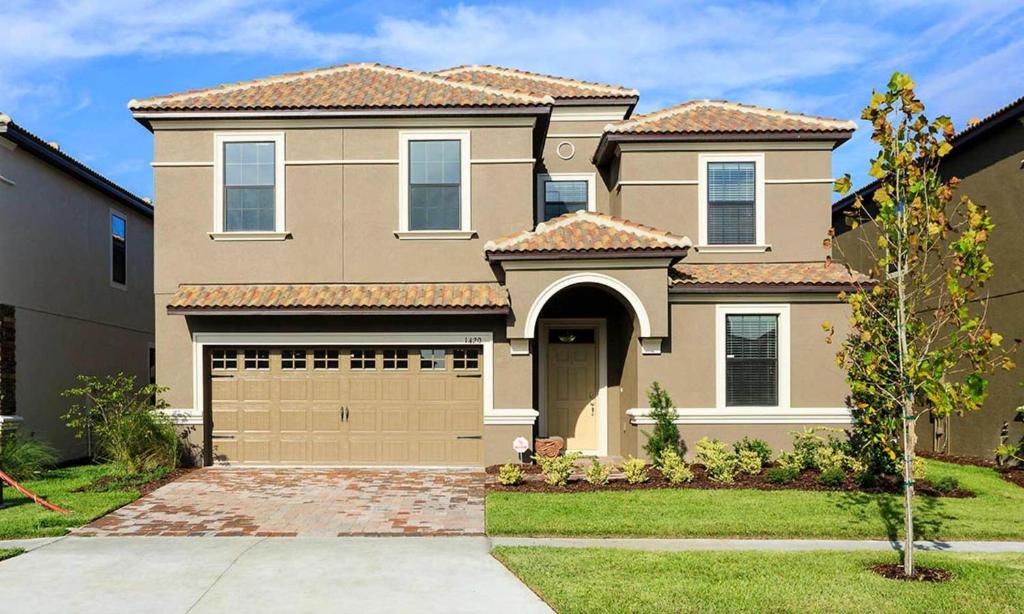 Rent this Luxury 5 Star Villa on Champions Gate Orlando Villa 4308 - image 2