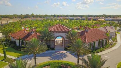 Rent the Perfect 5 Bedroom Villa on Solterra Resort Orlando Villa 4952 - image 16