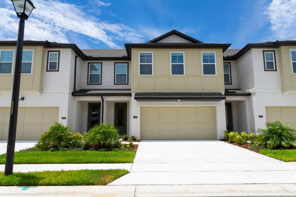 Gorgeous 4Bd Close to Disney @ Enclave at Festival 628 - main image