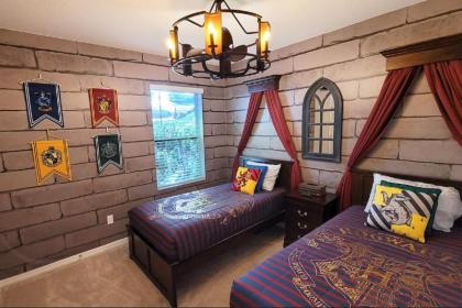 Harry Themed-Room Spacious and Luxurious Villa #6ST560 - image 1