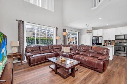 HUGE and Modern Home only 12 Miles from Disney! #6AV338 - image 18