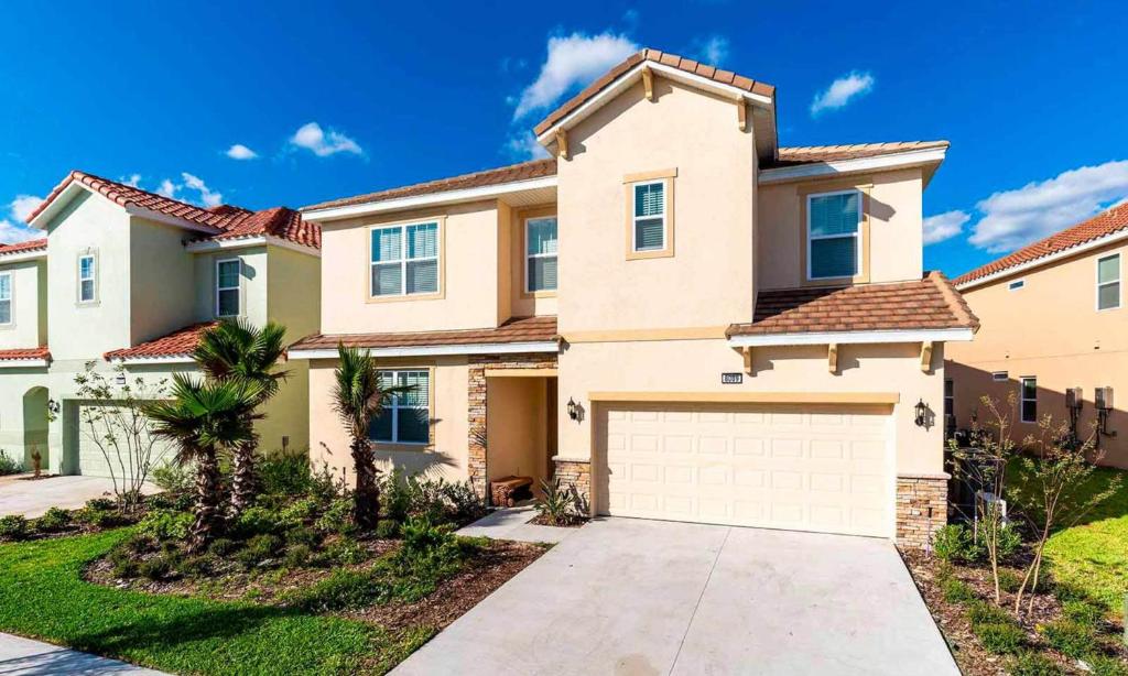 Rent this Luxury 5 Star Villa on Solterra Resort Orlando Villa 4543 - image 2