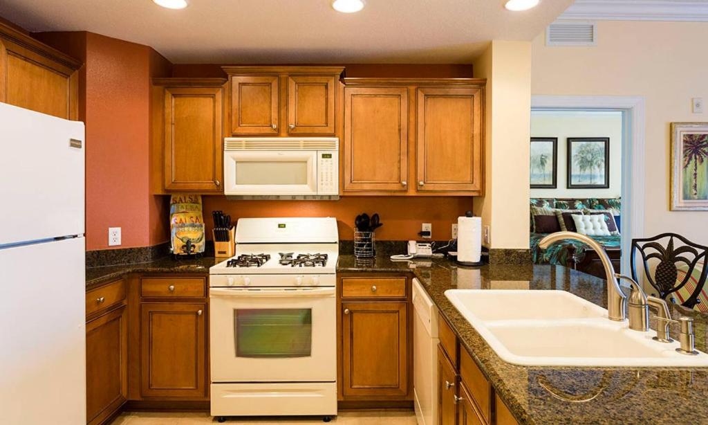 Ultimate 3 Bedroom Condo on Reunion Resort and Spa Orlando Condo 4579 - image 3