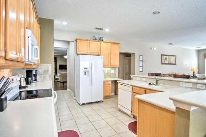 Spacious Family Escape with Lanai and Game Room! - image 6