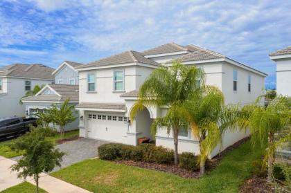 Stunning 9 Bd Single Family w Pool  Champions Gate 1508 Davenport Florida