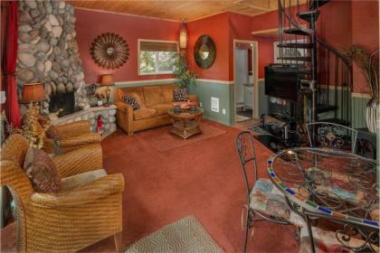 Wine Country Cottage - image 1