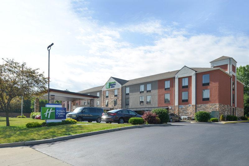 Holiday Inn Express Hotel & Suites Dayton-Huber Heights - main image