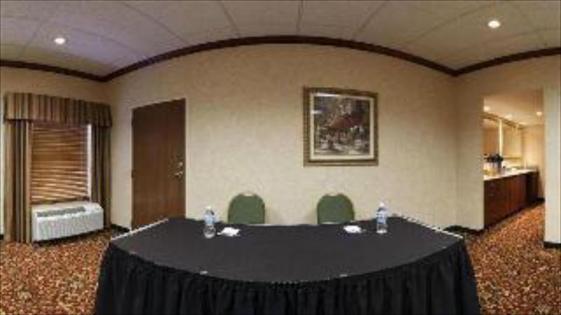 Holiday Inn Express Hotel & Suites Dayton-Huber Heights - image 2