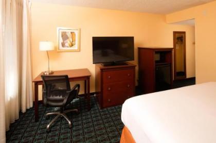 Red Lion Inn & Suites Dayton Airport - image 5