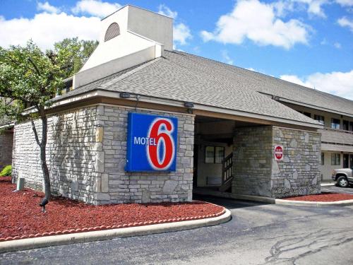 Motel 6-Dayton OH - Englewood - main image