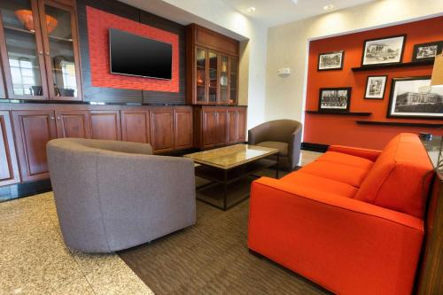 Drury Inn & Suites Dayton North - image 2