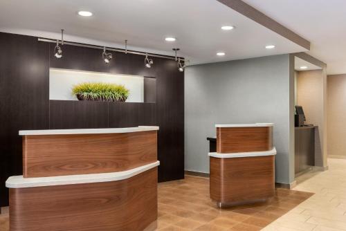 Courtyard by Marriott Dayton North - image 2