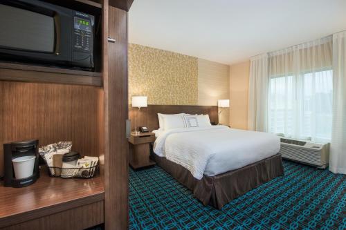 Fairfield Inn & Suites by Marriott Dayton - image 3