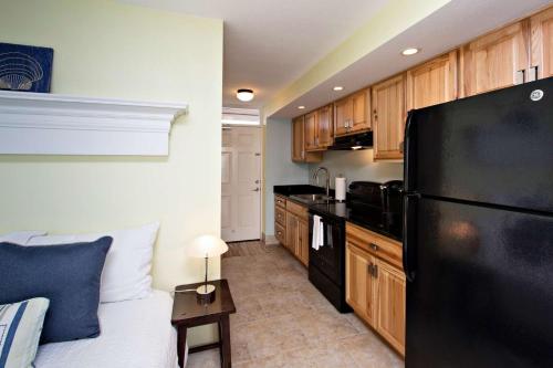 Pirates Cove Condo Unit #514 - image 3