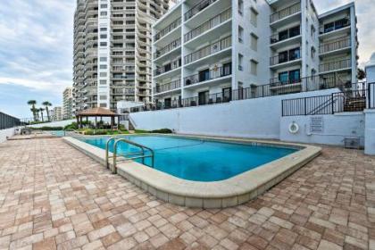 Oceanfront Daytona Beach Condo with View and Pool - image 3