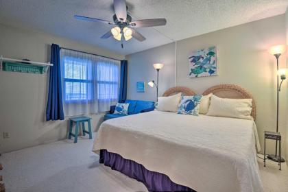 Beachfront Condo Walk to Pier and Dining! - image 14